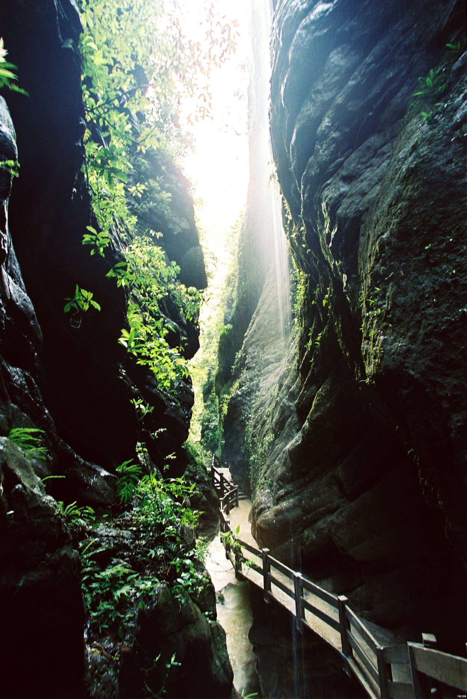 龙水峡地缝景区