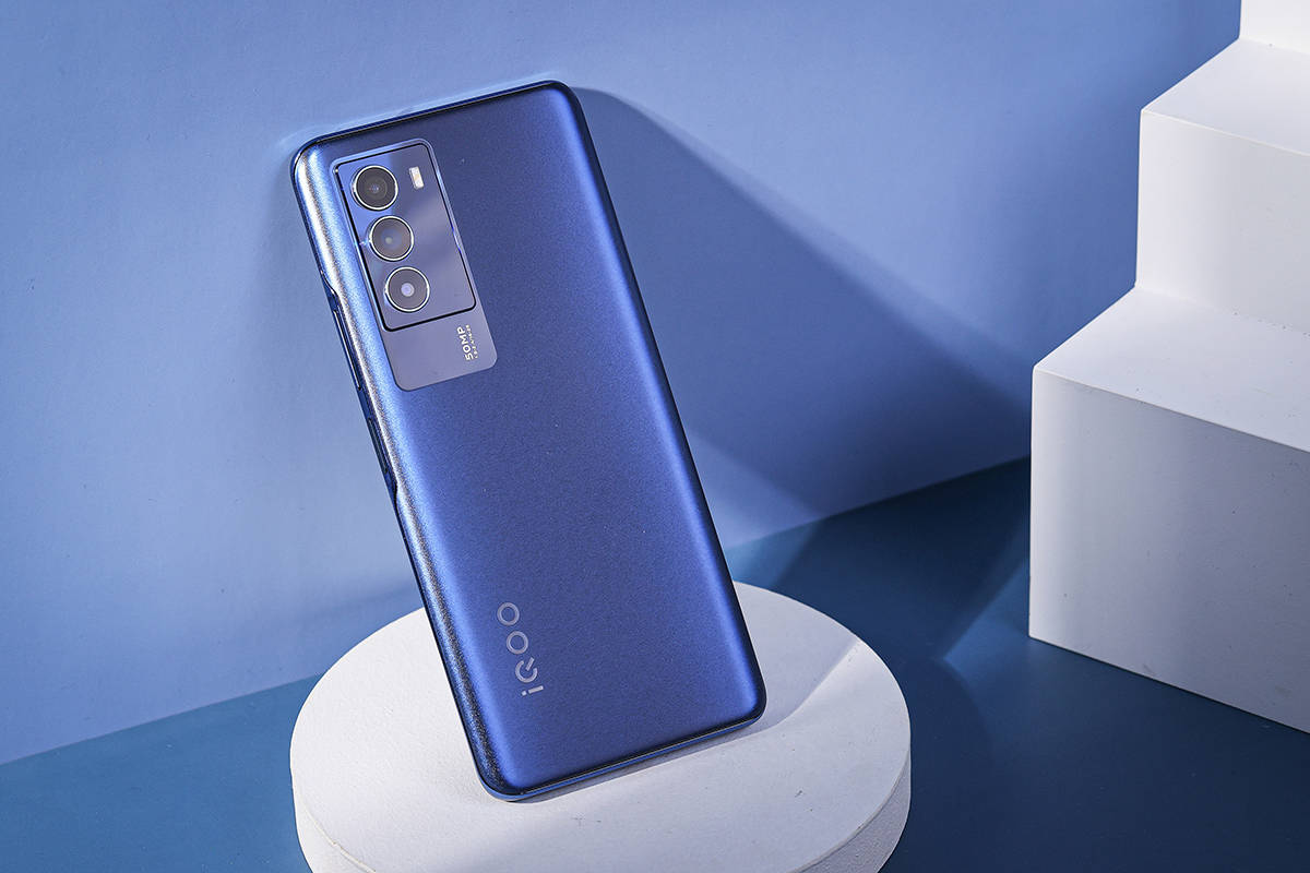 iqoo neo系列另一款新机neo5 se今日已经正式开售,iqoo neo5 se搭载