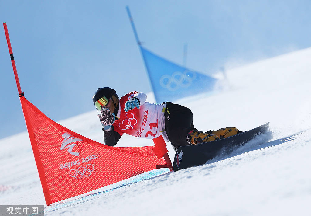 组图单板滑雪男子平行大回转毕野遗憾出局