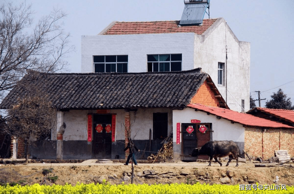 原创农村俗语宁住披头房不住露骨屋何谓披头房与露骨屋