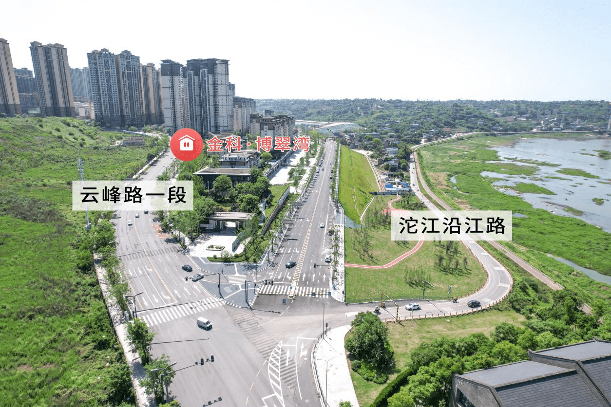 云峰路作为泸州市西新城区交通中轴线,总长3.