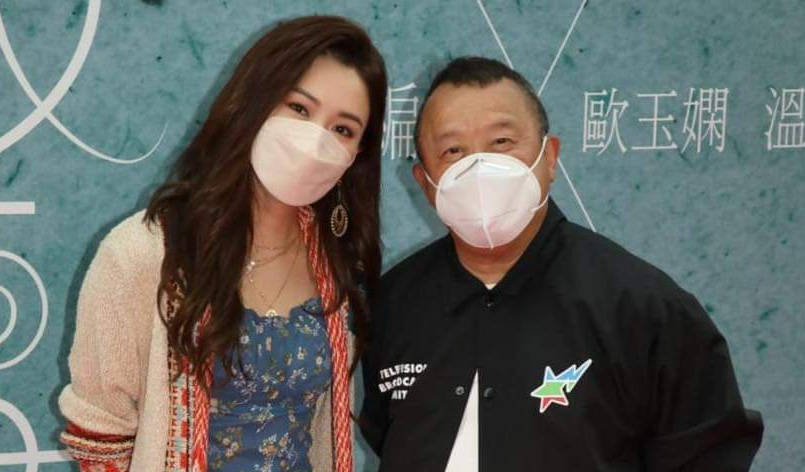 曾志伟否认儿子曾国祥离婚传闻 和儿媳同框出席活动_王敏奕_婚变_娱乐