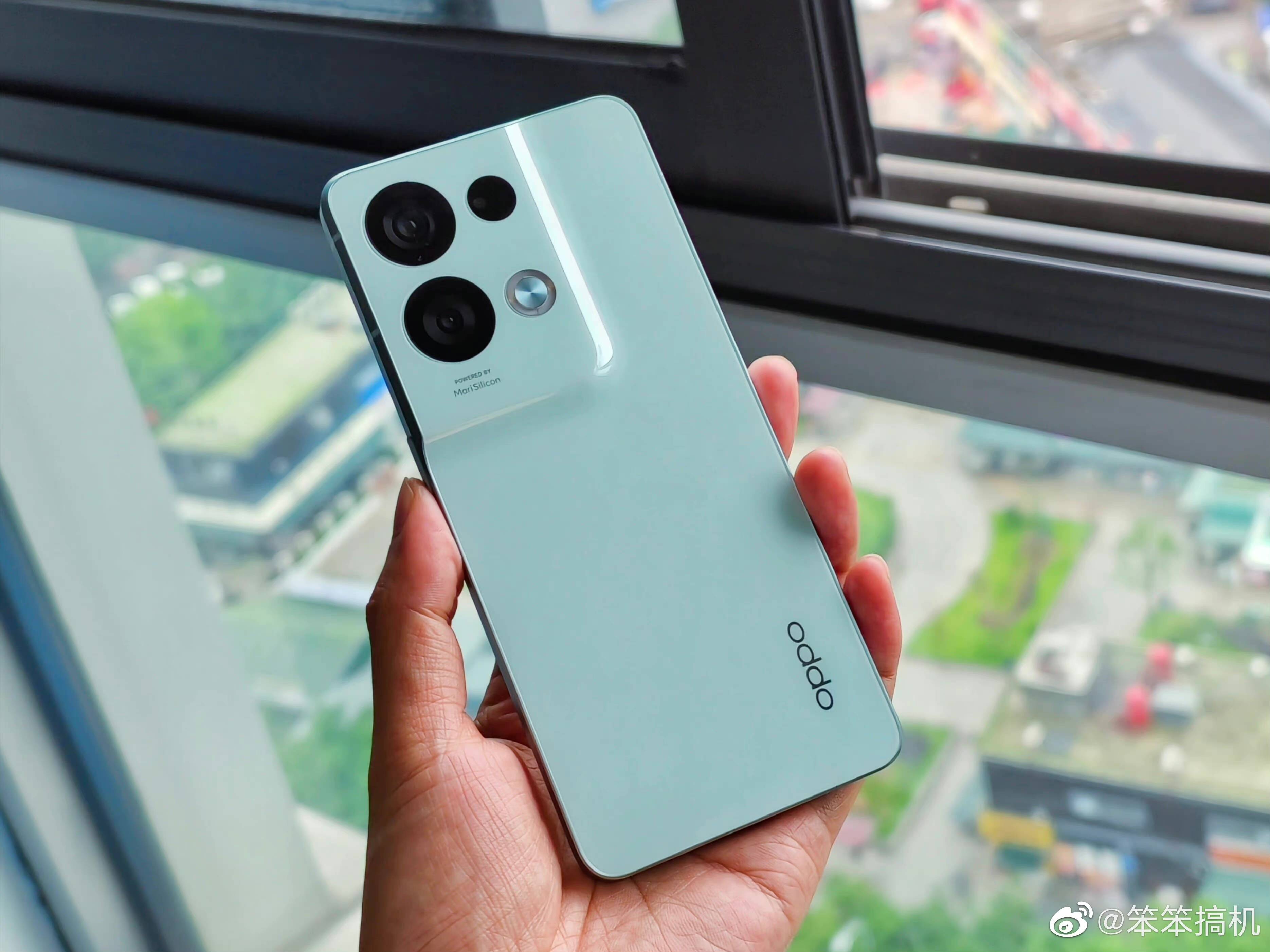 opporeno8pro真机曝光超窄边框超大镜头颜值大幅提升