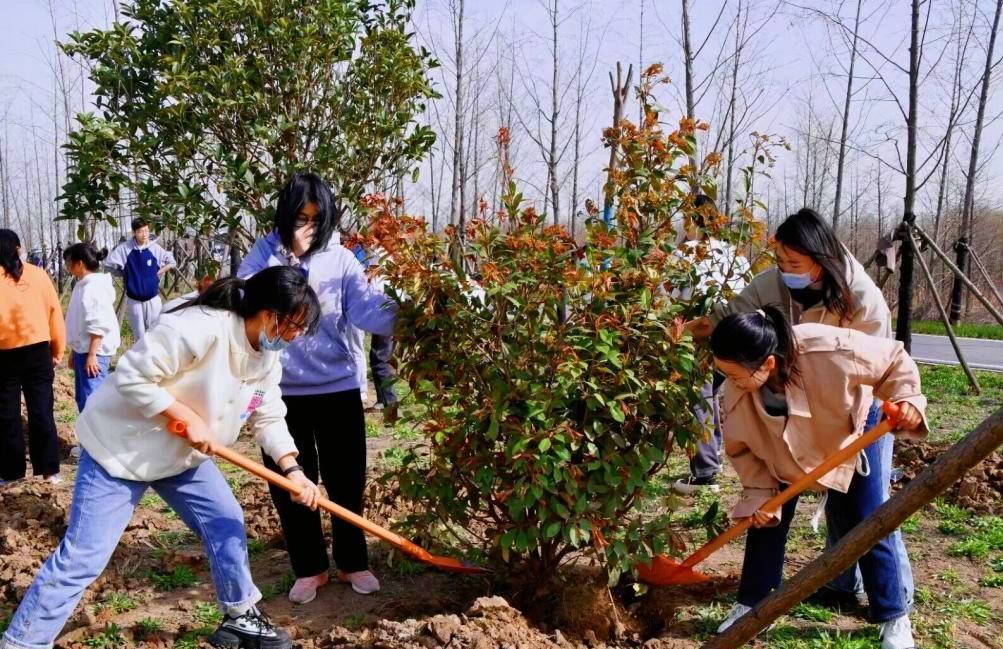 “青春长大 意愿先行”记长江大学“学雷锋月”系列意愿办事活动