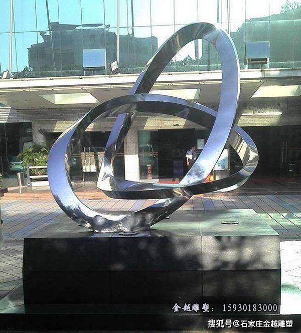 景观不锈钢圆环交错雕塑：广场、公园、街道和谐共生代表