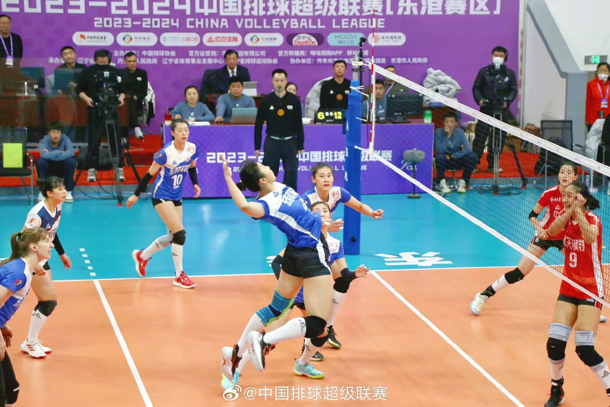 女排联赛-北京3-0四川提前2轮进8强 福建3-0反超朱婷老东家