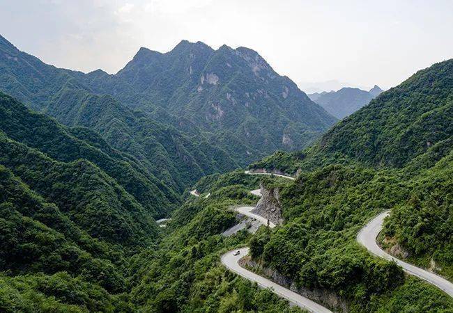 航拍谷城赵湾盘山公路!