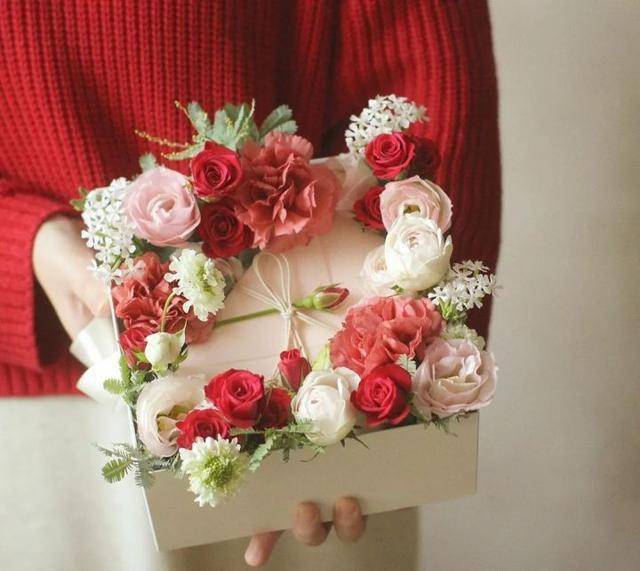 怎么在家开一家花店赚钱 7cb82a87457c4605a24be7fbcb17055d.jpeg