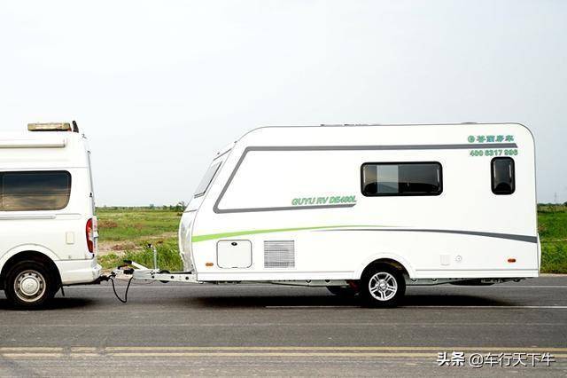 758万48v拖挂房车亮相不进营地也不发愁用电