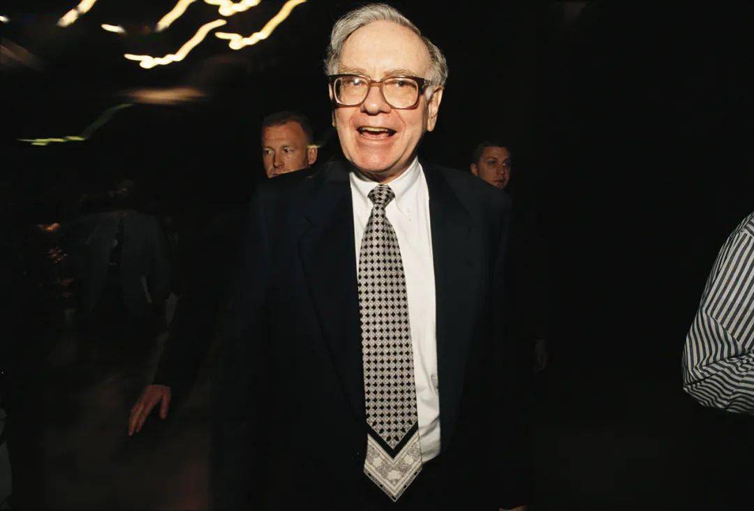 割肉|巴菲特亏大了，宣布“割肉”后的航空股大涨90%，特朗普也来取笑