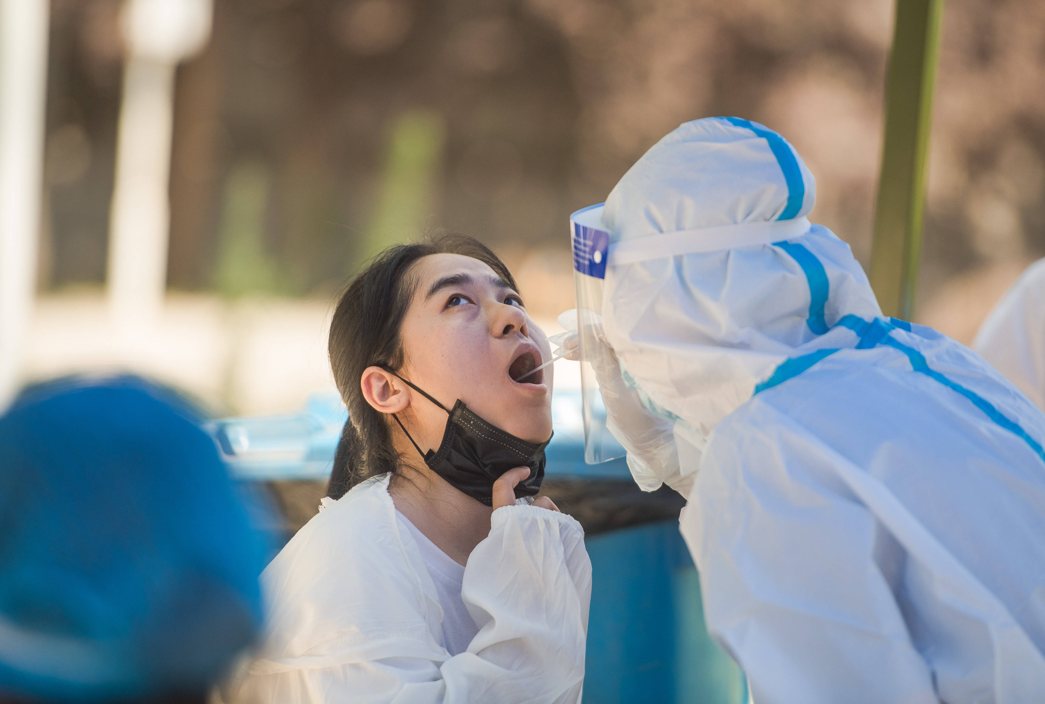 肖艺九|武汉高校迎来首批返校毕业生