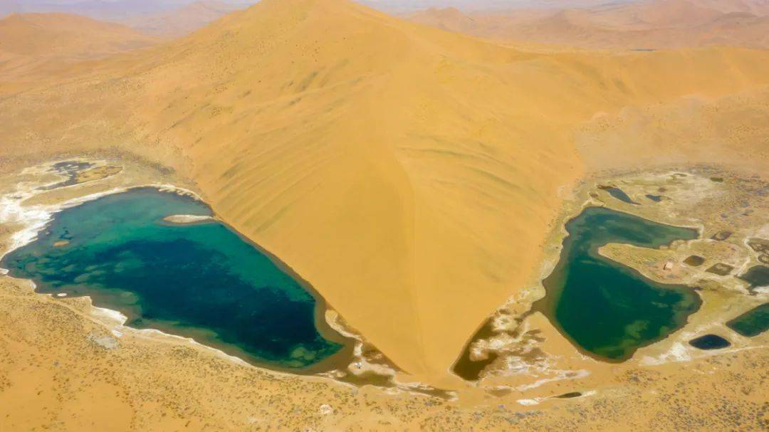 世界上最高的沙峰必鲁图峰