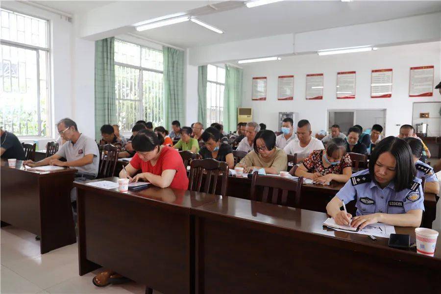 西双版纳人口2021普查_2021年西双版纳泼水节(2)