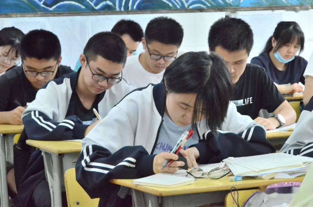 池州市2020年中考排名_池州市教体局检查组来我校检查2020年中考安全工作