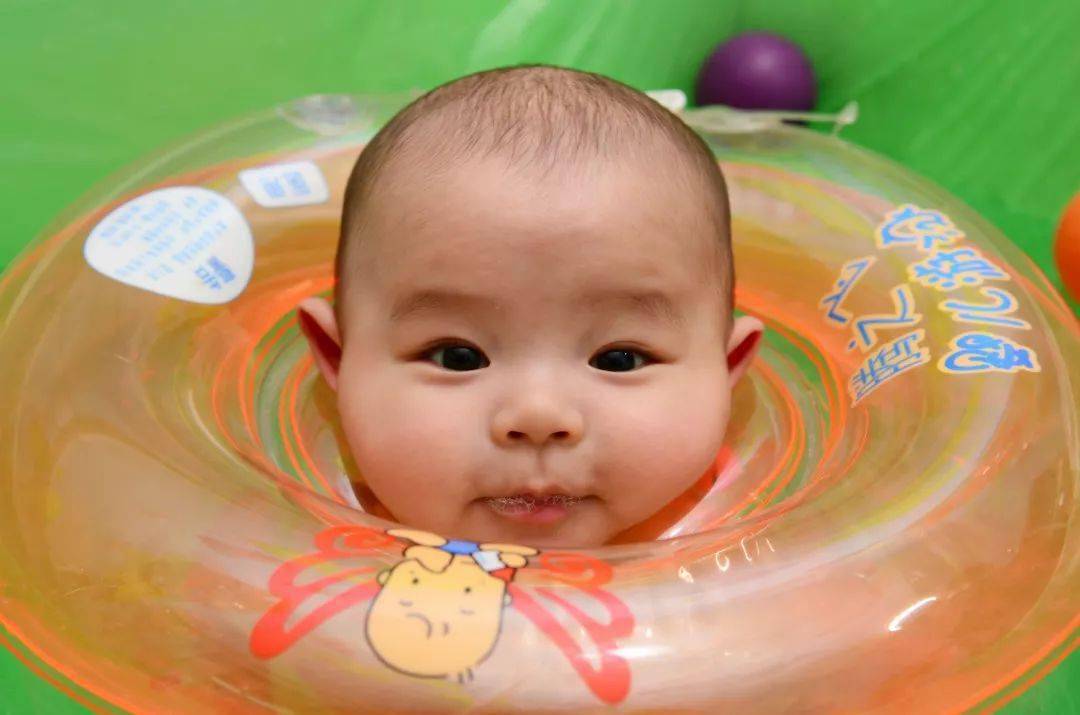 宝宝|宝宝游泳时有什么好处？有哪些注意事项？