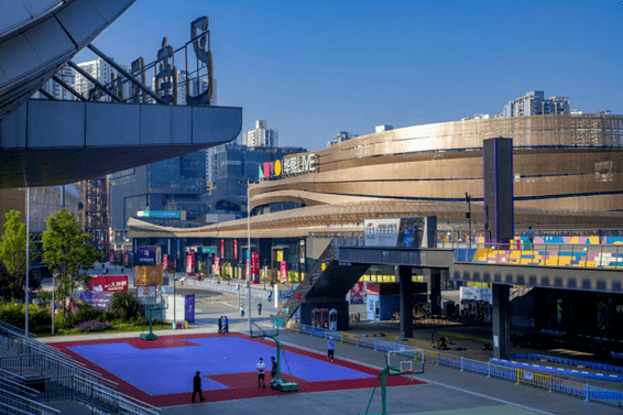 华熙live·鱼洞是中国西南地区唯一以大型体育场馆为主体,以国际顶级
