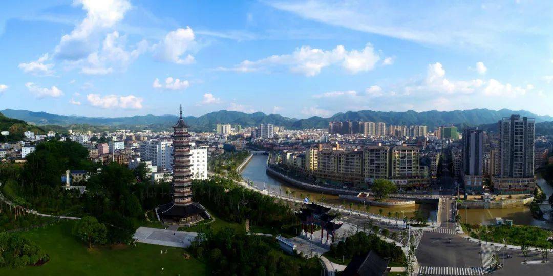 安远县城全景 除了在自然景点资源上发力,安远在旅游城市建设上也下
