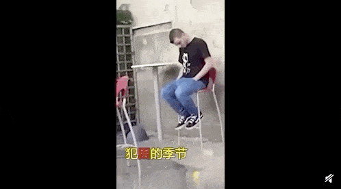 以下睡觉大赏 请您细细观赏 剪头发的时候困 ▽ 真·难为理发师了 要