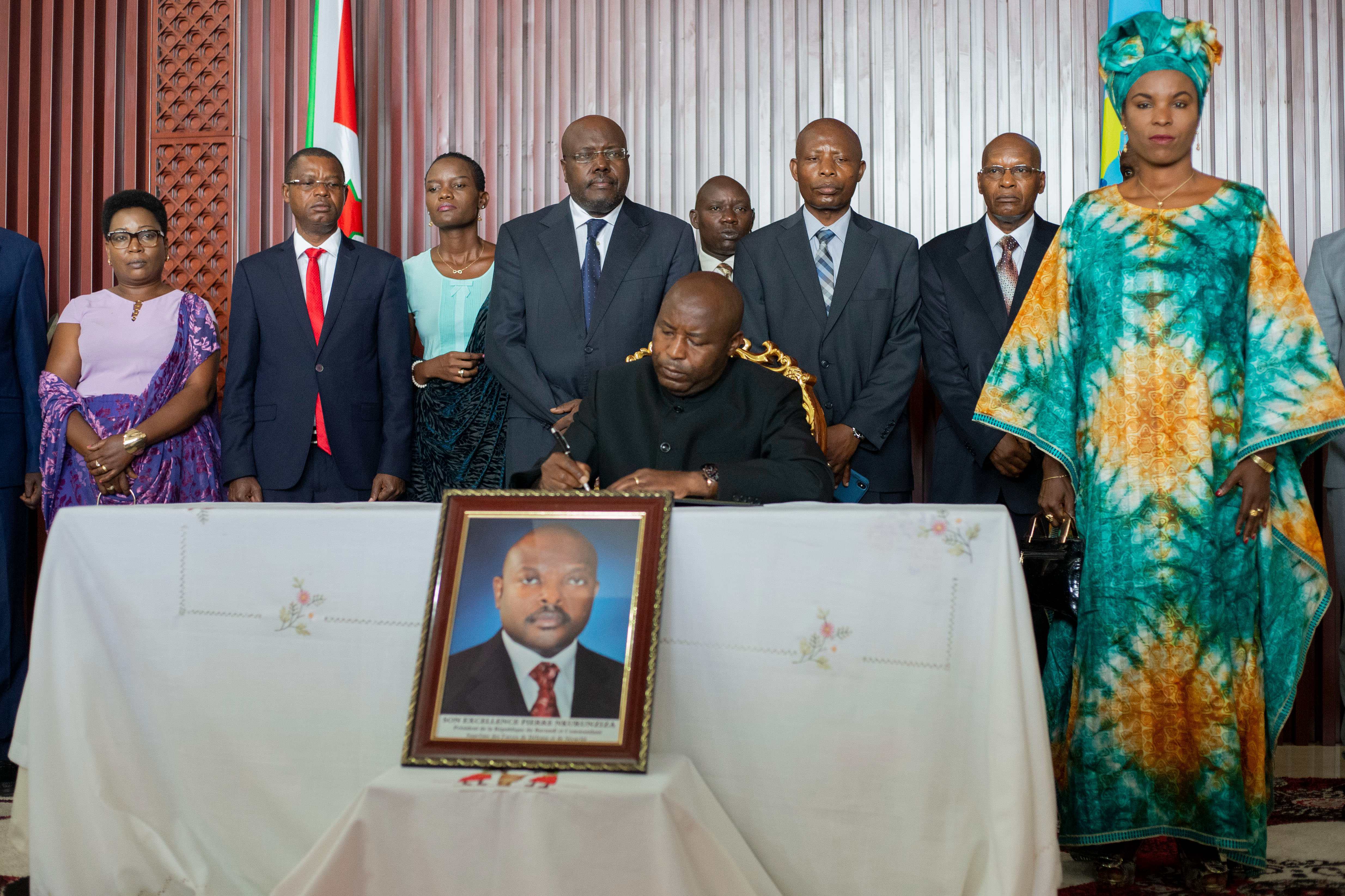 布隆迪宪法法院裁定当选总统尽快就职