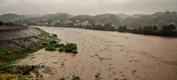 天气|台风“鹦鹉”明天登陆广东沿海 ! 南北方暴雨强对流持续来袭！