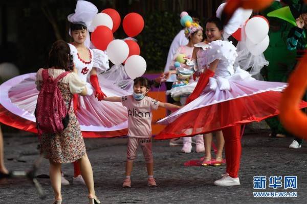 游客|杭州乐园恢复迎客