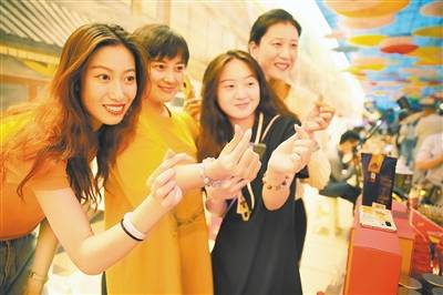 郑州|流光溢彩双龙巷