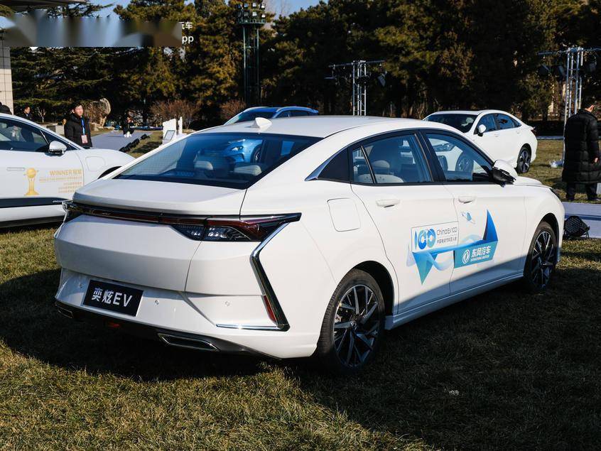 颜值超高的电动轿车 风神奕炫ev500了解一下