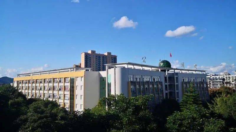 四川省西充中学2020年高中招生答考生和家长问