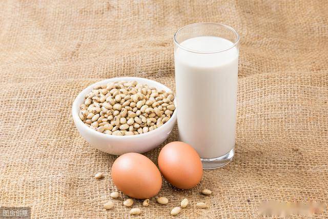 喝豆浆可以吃鸡蛋和红薯吗 88428505a46d4506a7340be97d5a41f4.jpeg