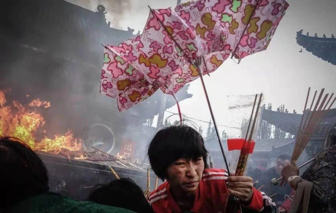 城里人口罩_戴口罩的卡通图片(3)