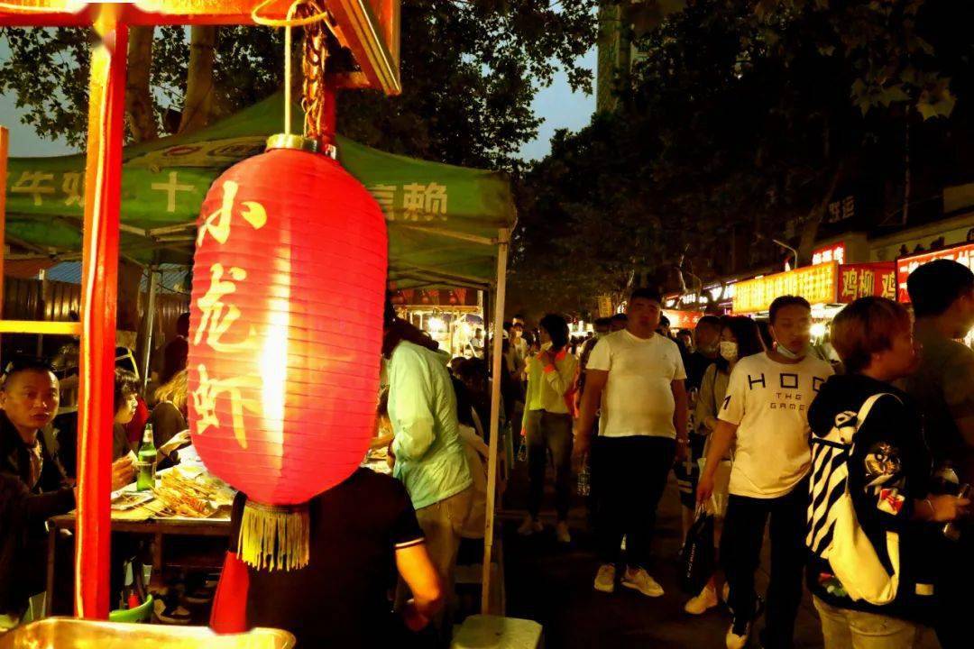 环翠最红的"地摊—东城路夜市,专属威海人的烟火人间!