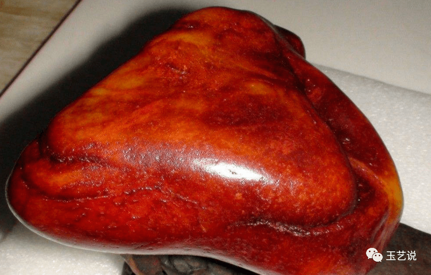 红沁籽料是与 红玉籽料最为接近的一种.