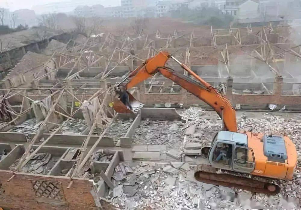 农村拆迁,补房又补钱,却为何"越拆越穷"?