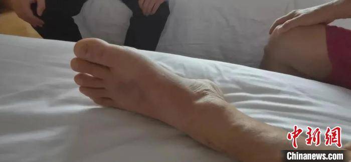 嫌疑人|广西大叔“扫堂腿”助杭州警方抓捕嫌疑人 获见义勇为表彰