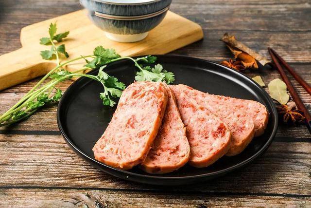 怎么把肉做成午餐肉 01d0bd856c8e4921a660eb832267b820.jpeg