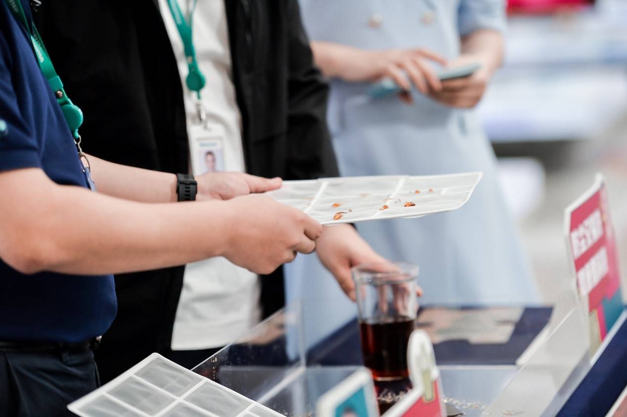 海信空调纳米荷叶疏滤网破圈首发 岳云鹏为全球首位体验者-家电圈官网