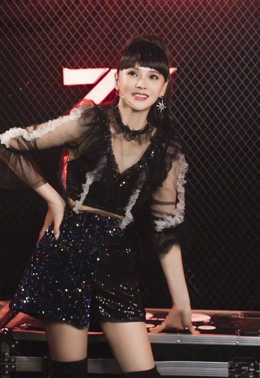 想要按下岁月的暂停键,卸妆比护肤更重要