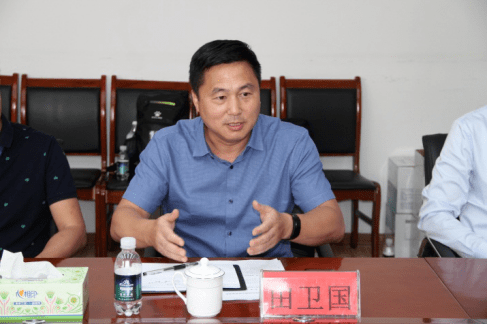 胶东经济圈城市足球联盟研讨会在莱西市体育中心召开