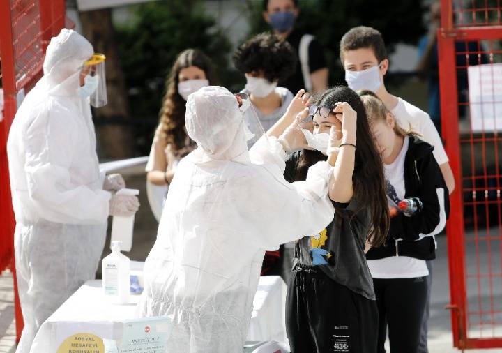 口罩|护航中考　土耳其“封城”6小时