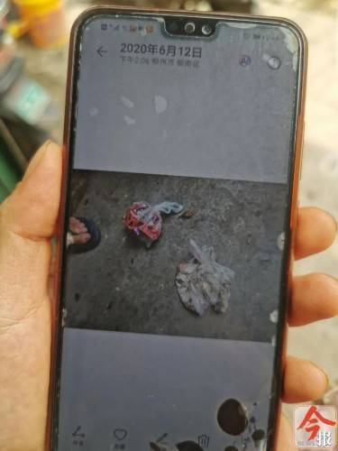 楼上住户|坐实！院子常遭垃圾“空袭” 男子朝天装了个探头！