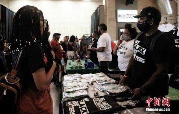 集市|美国休斯敦非裔庆祝“六月节” 开创业集市