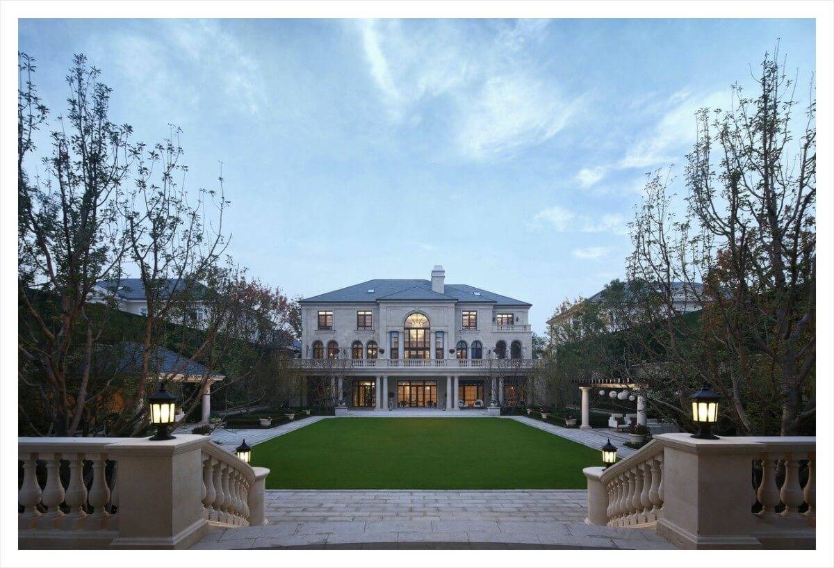 所以,欧洲庄园式的别墅设计方案,是一个成功人士的最值得拥有的府邸.