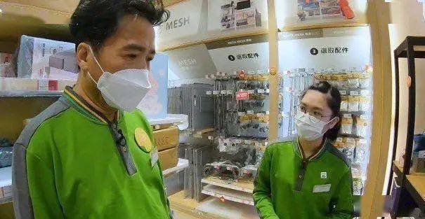 期待！TVB金牌绿叶离巢后首次挑战真人秀，身形