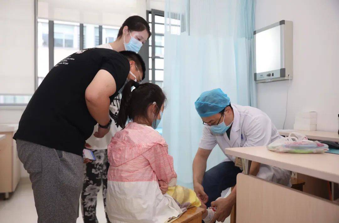 赵增斌副主任医师骨科门诊日常