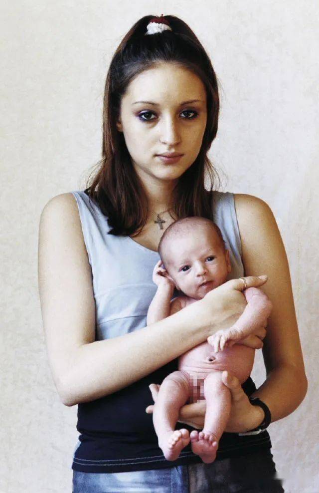 俄罗斯人对早恋十分宽容，16岁妈妈是一个很大的群体