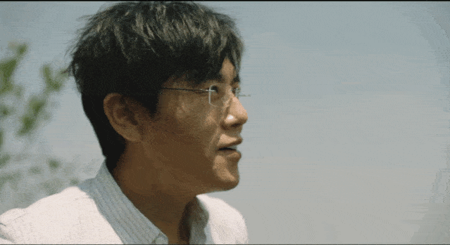 剧中秦昊饰演的张东升,性格扭曲,阴暗冷血.