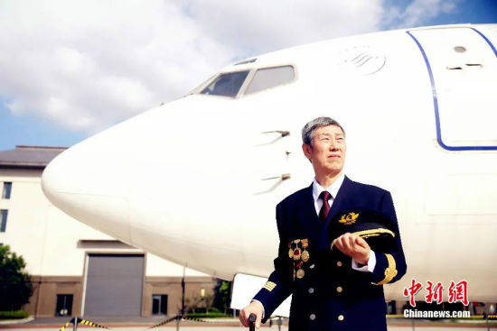 国产ARJ21交付三大航 听老中青三代和“阿娇”的