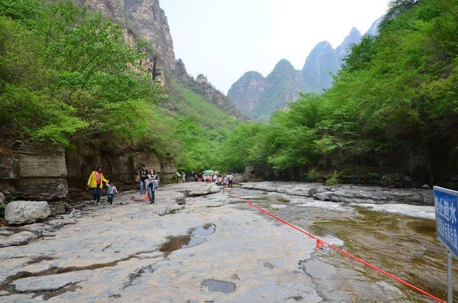 她是京西最著名的一条大峡谷,更是一处山水俱佳的"清凉世界"!