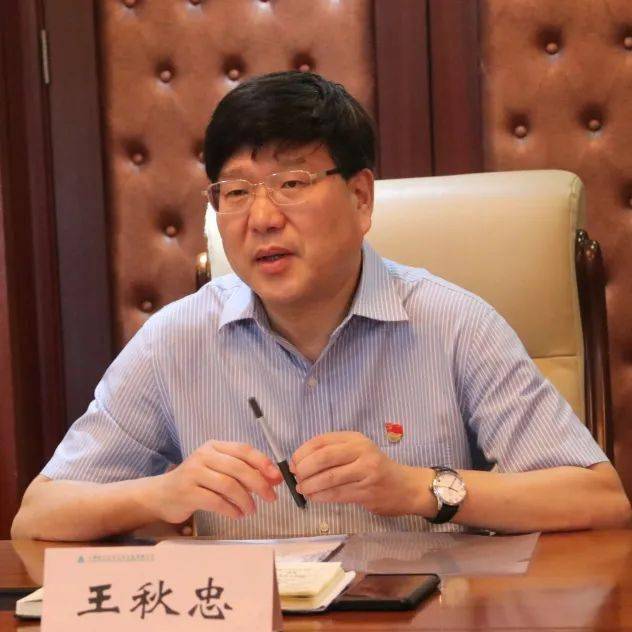 区委常委副区长王益洋到金山巴士调研