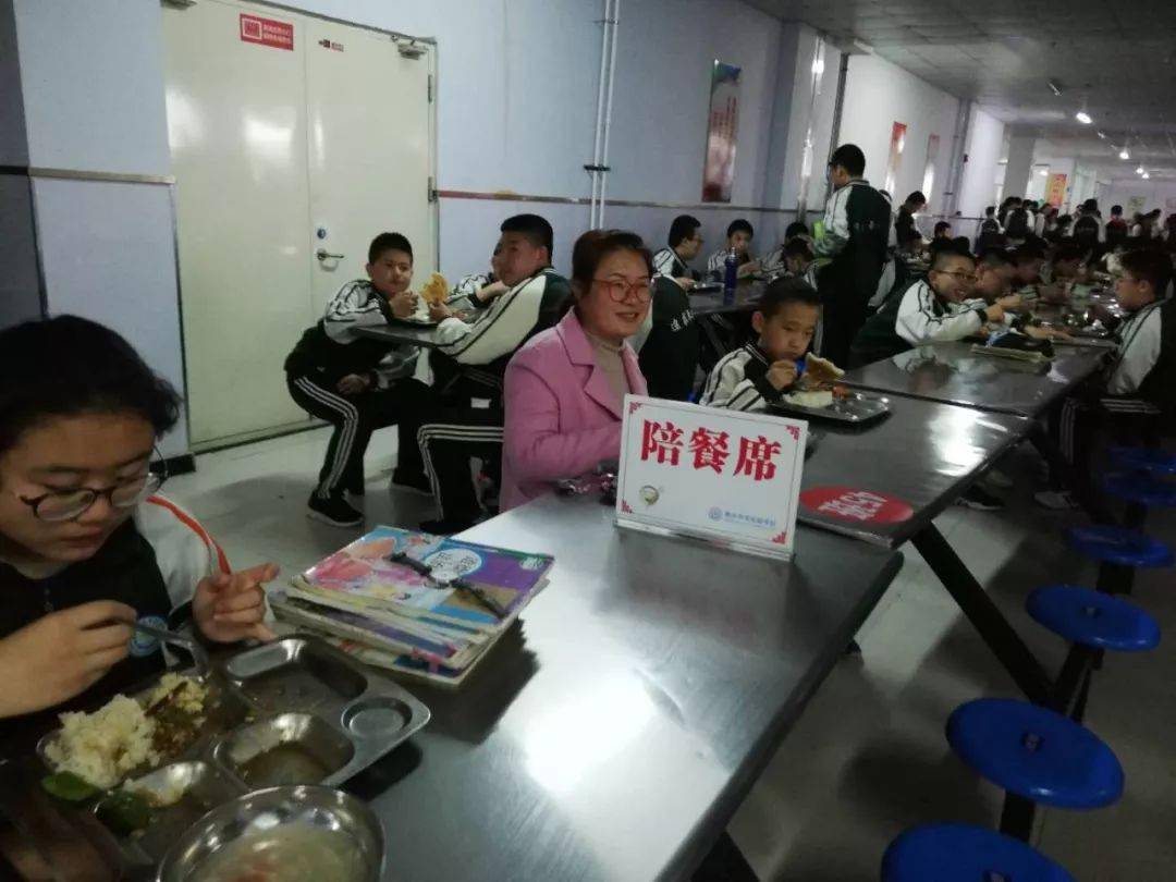 胡说典藏再访衡水中学实验学校斜风细雨满眼绿欢声笑语气象新